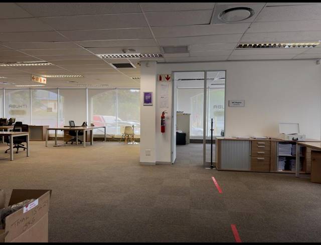 BUSINESS PROPERTY TO RENT IN CLAREMONT